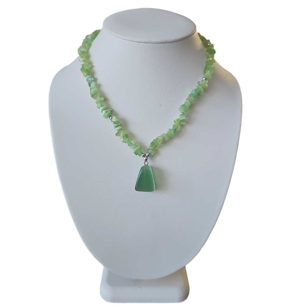 Vintage Green Jadine Chip Nugget Choker Necklace With Pendant